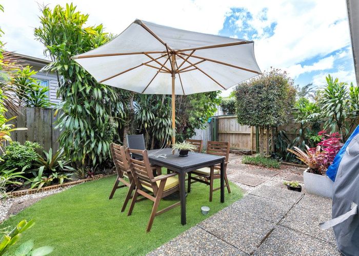  at 4/32 Cambrai Avenue, Mount Roskill, Auckland