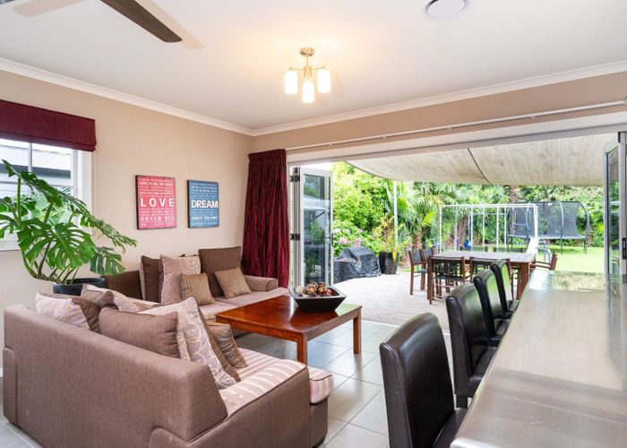  at 709 Avenue Road West, Saint Leonards, Hastings