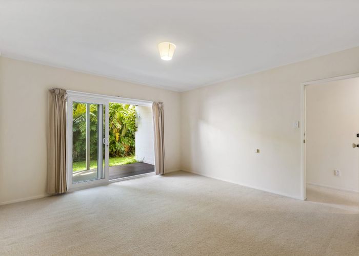  at 2/6 Melanesia Road, Kohimarama, Auckland