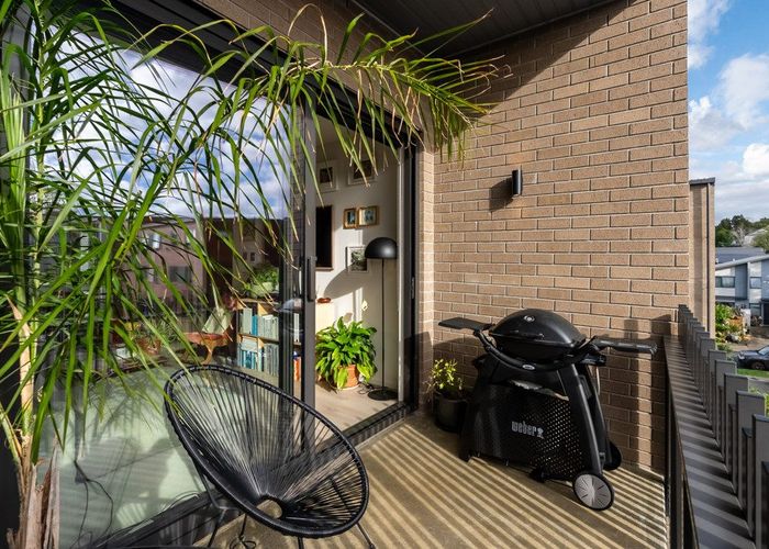  at 201/2b Matatiki Street, Northcote, North Shore City, Auckland