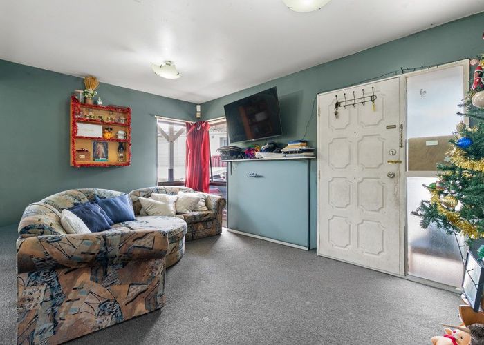  at 32B Sikkim Crescent, Clover Park, Manukau City, Auckland