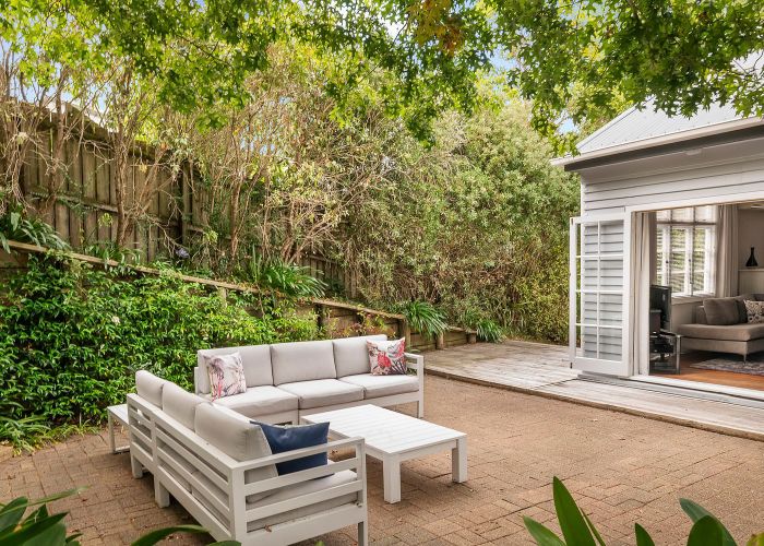  at 14 Springtime Crescent, Stanmore Bay, Rodney, Auckland