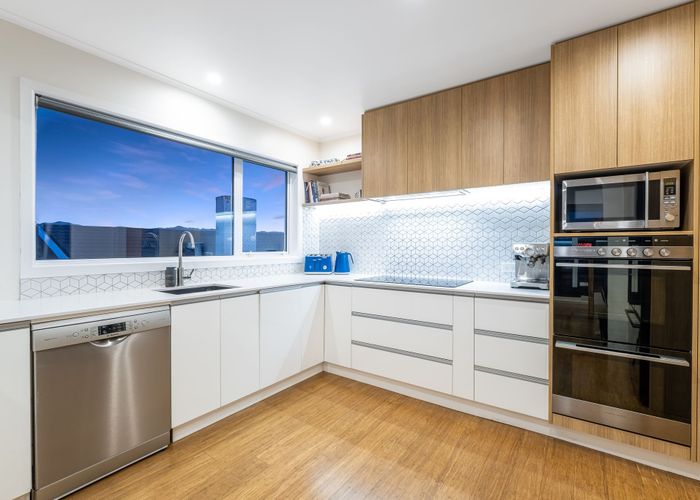  at 118 Kahu Road, Paremata, Porirua, Wellington