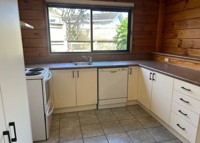  at 14A Yeoman Place, Howick, Manukau City, Auckland