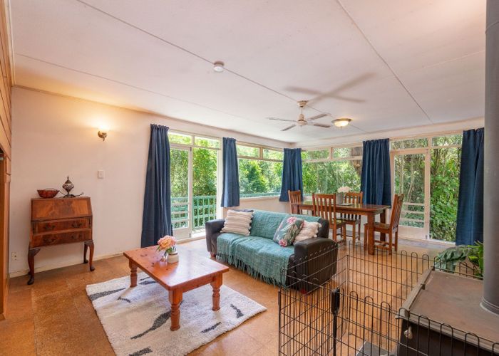  at 142 Pinehaven Road, Pinehaven, Upper Hutt
