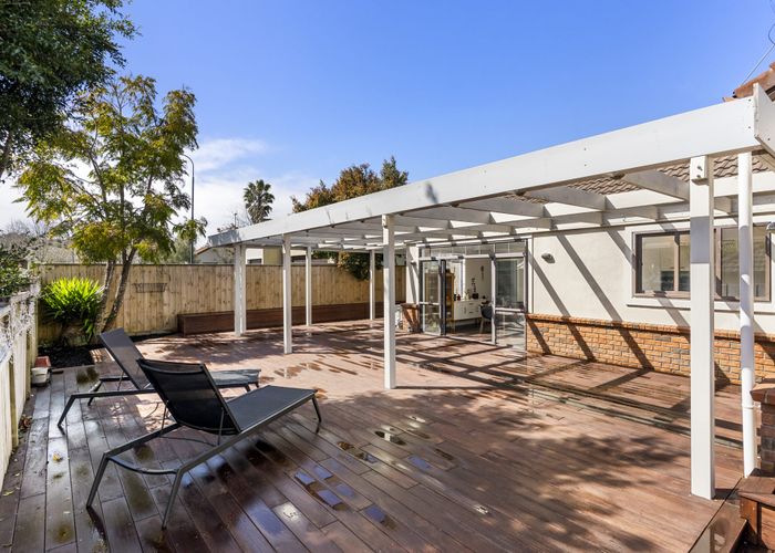  at 33 Northwood Avenue, Albany, North Shore City, Auckland
