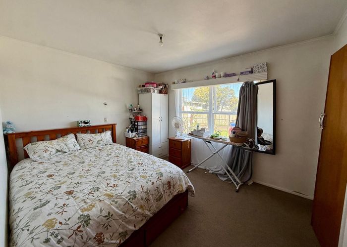  at 2/8 Hooker Place, Papatoetoe, Manukau City, Auckland