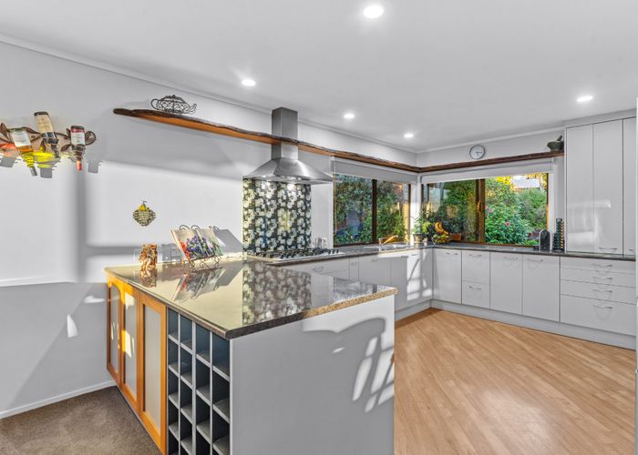  at 33 Peretao Rise, The Gardens, Auckland