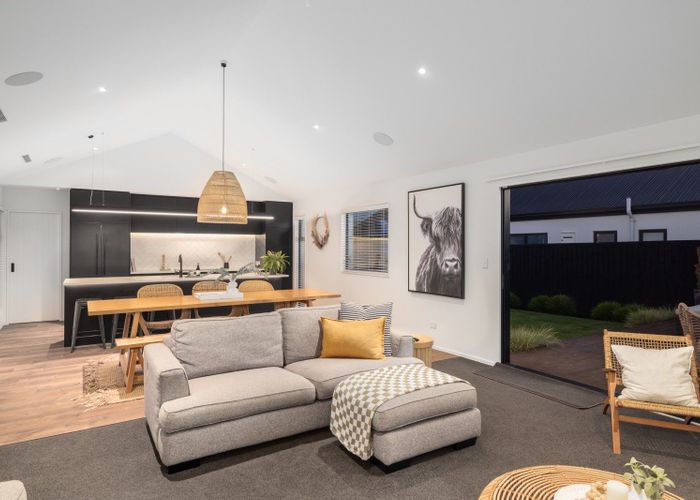  at 17 Nederland Avenue, Burwood, Christchurch