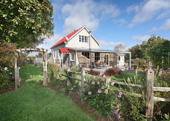  at 6 Edwards Street, Feilding