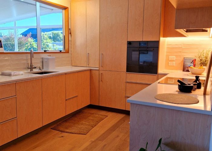 at 2/79 Wiggins Street, Sumner, Christchurch