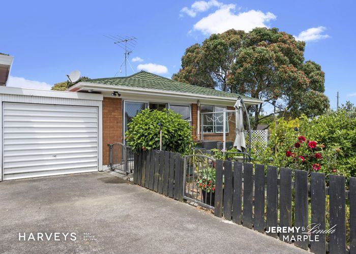  at 28 Faith Bullock Place, New Lynn, Auckland