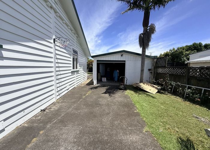  at 21 Princes Avenue, Mount Roskill, Auckland City, Auckland