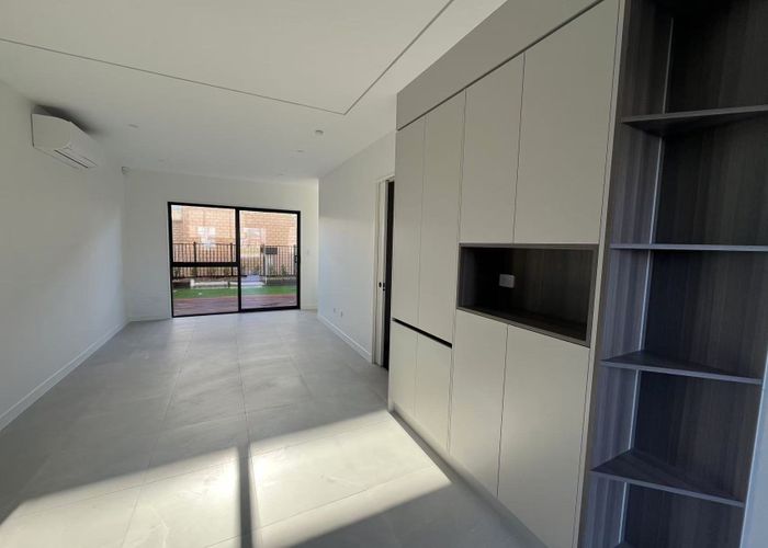  at 33 Gunn Way, Hobsonville, Waitakere City, Auckland