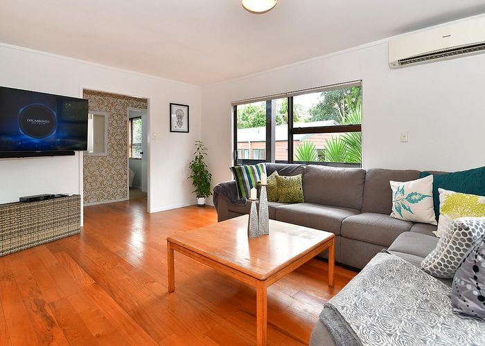  at 3/427 Don Buck Road, Massey, Auckland
