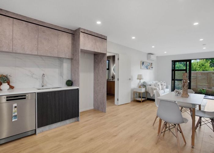  at 1/129 Lancaster Road, Beach Haven, Auckland