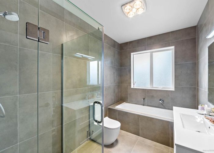  at 114 Fairview Avenue, Fairview Heights, Auckland