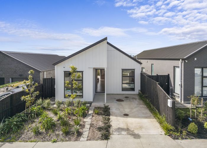  at 14 Horokaka Street, Massey, Waitakere City, Auckland