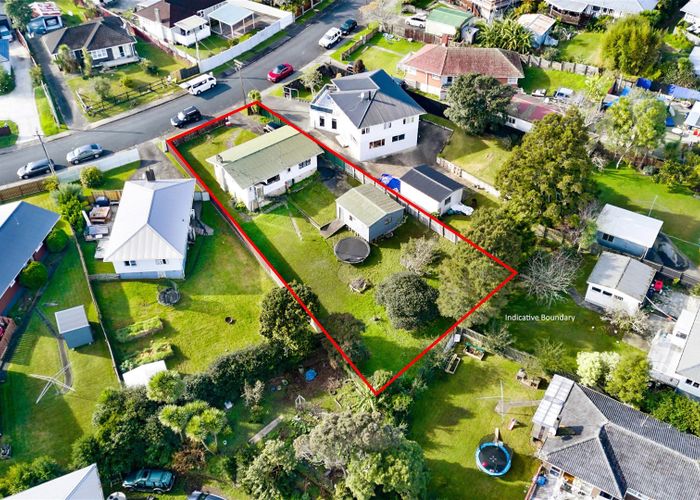  at 8 Glen Marine Parade, Glendene, Auckland