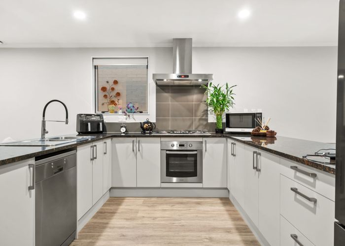  at 6 Phar Lap Crescent, Takanini, Papakura, Auckland