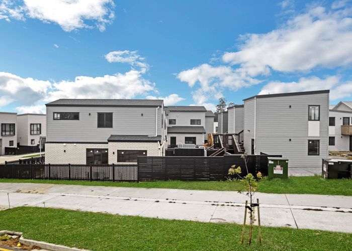  at 1 Whiteywood Street, Westgate, Waitakere City, Auckland