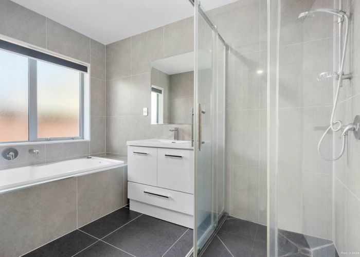  at 9 Kilmacrennan Drive, Rosehill, Papakura