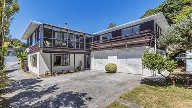  at 19 Greyfriars Crescent, Tawa, Wellington