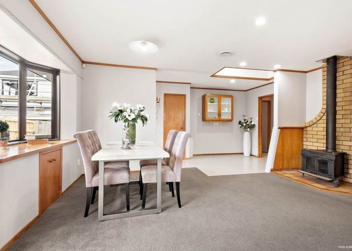  at 2/49 Oakdale Road, Hillsborough, Auckland