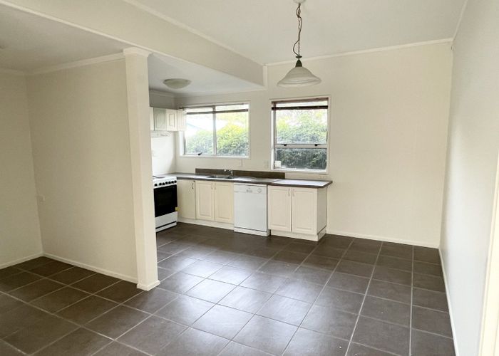 at 2/13 Holly St, Avondale, Auckland City, Auckland