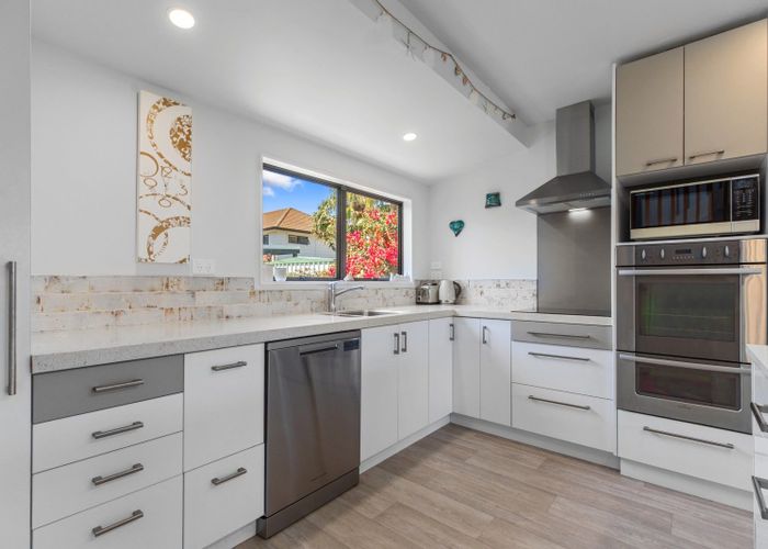  at 1040A Papamoa Beach Road, Papamoa, Tauranga, Bay Of Plenty