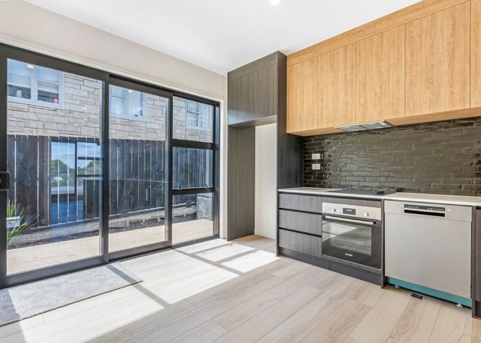  at 9 Seaview Road, Glenfield, North Shore City, Auckland