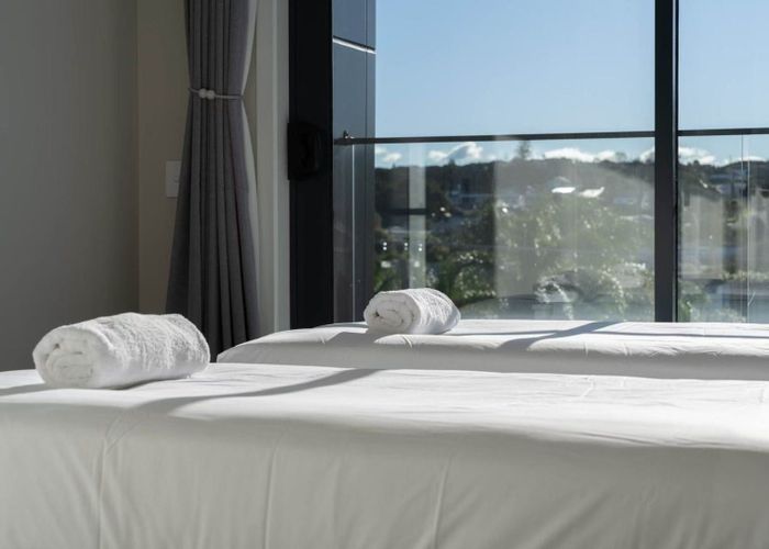  at 220 Lake Road, Northcote, North Shore City, Auckland
