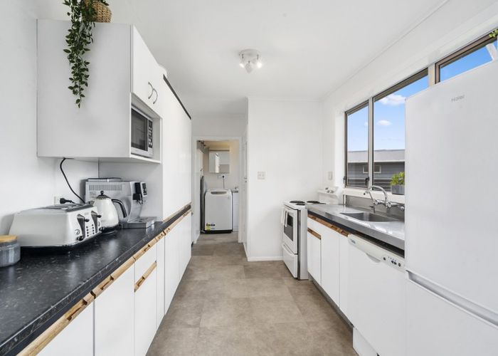  at 2 Hadfield Place, Paraparaumu Beach, Paraparaumu