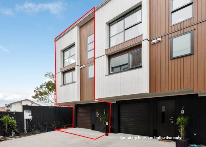  at 1/16 Williamson Avenue, Belmont, North Shore City, Auckland
