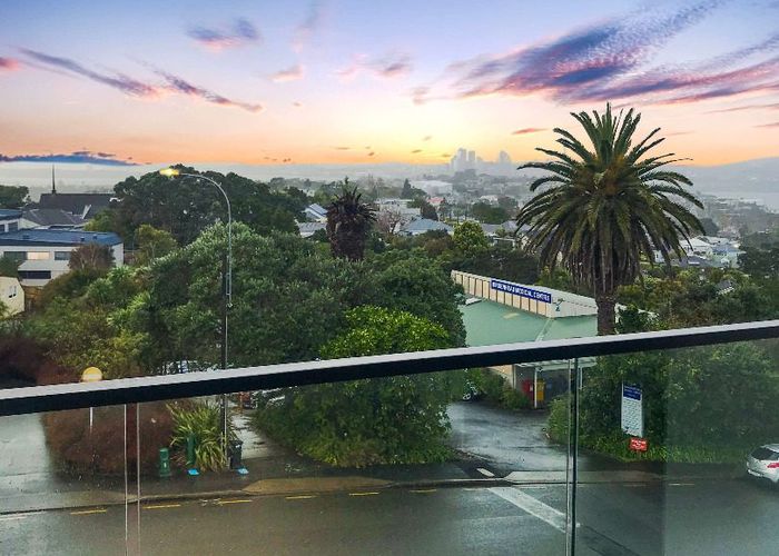  at 19 Rawene Road, Birkenhead, North Shore City, Auckland