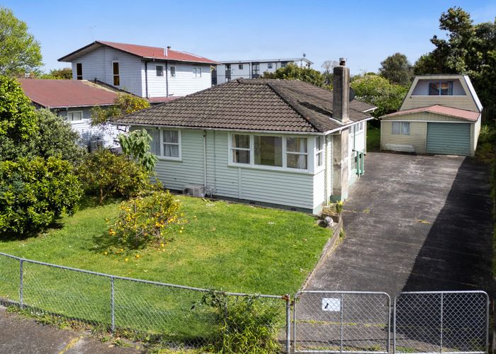  at 8 Dampier Street, Avondale, Auckland