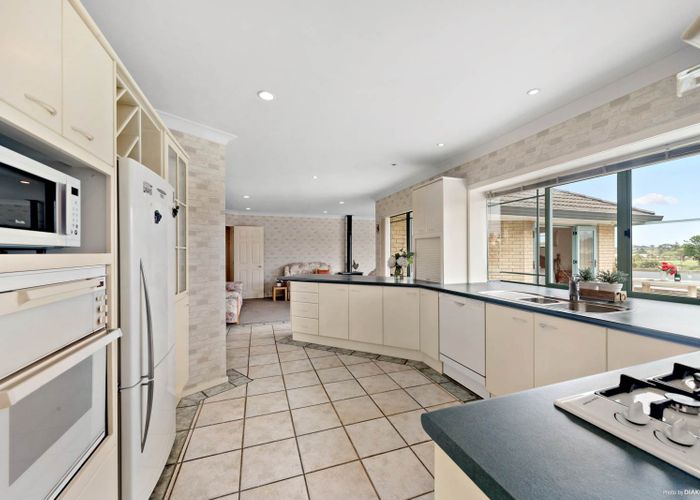  at 18 Brylee Drive, Conifer Grove, Takanini