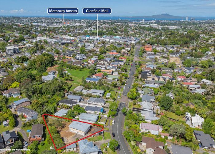  at 33 Peach Road, Glenfield, North Shore City, Auckland