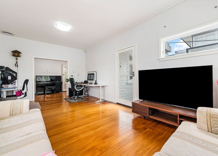  at 27 Harley Road, Takapuna, Auckland