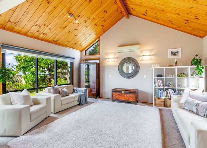  at 2/397 East Coast Road, Mairangi Bay, Auckland