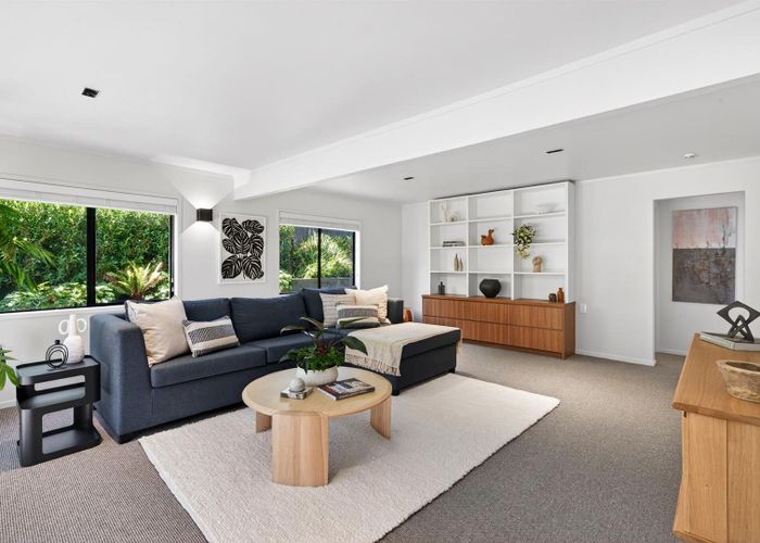 at 2/10 Sylvan Park Avenue, Milford, Auckland