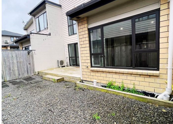  at 18 Millcroft Lane, Ranui, Waitakere City, Auckland