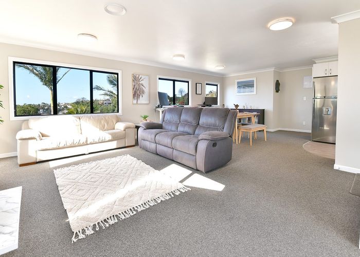  at 1/110 Arran Road, Browns Bay, Auckland