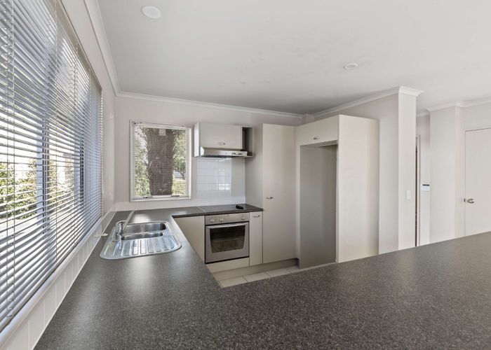  at 10 Sires Parkway, Takanini, Papakura, Auckland
