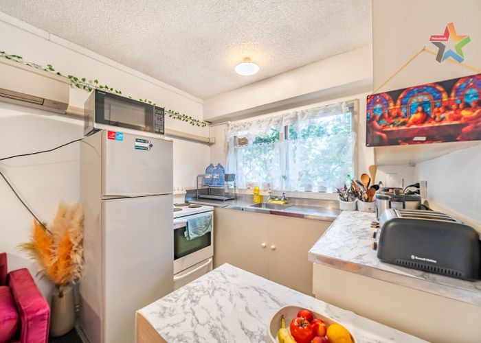 at 2/21 Britannia Street, Petone, Lower Hutt, Wellington
