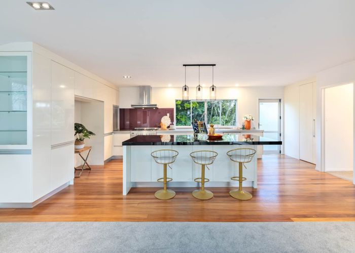  at 143 Sunnynook Road, Forrest Hill, Auckland