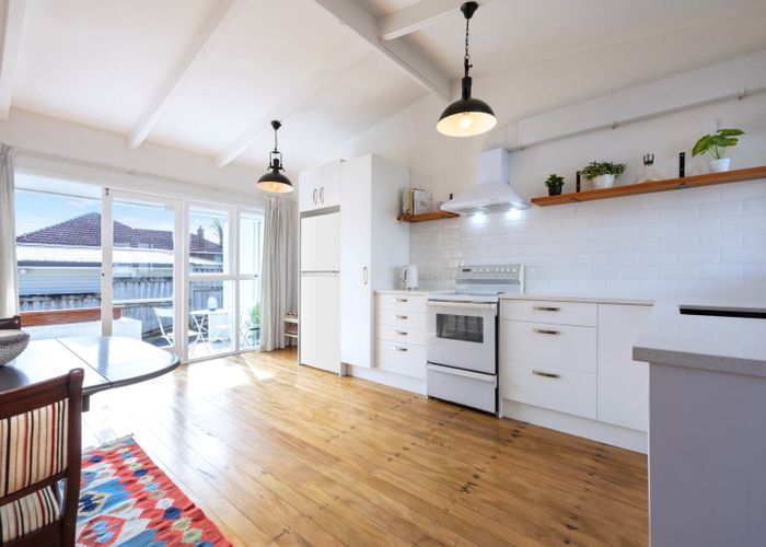  at 2/199 Titirangi Road, Titirangi, Waitakere City, Auckland