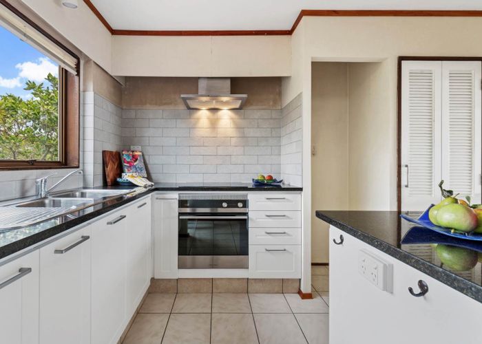  at 6 Evelyn Road, Cockle Bay, Auckland