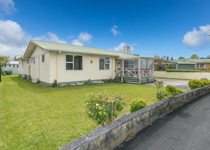  at 2 MacMurdo Avenue, Glenview, Hamilton