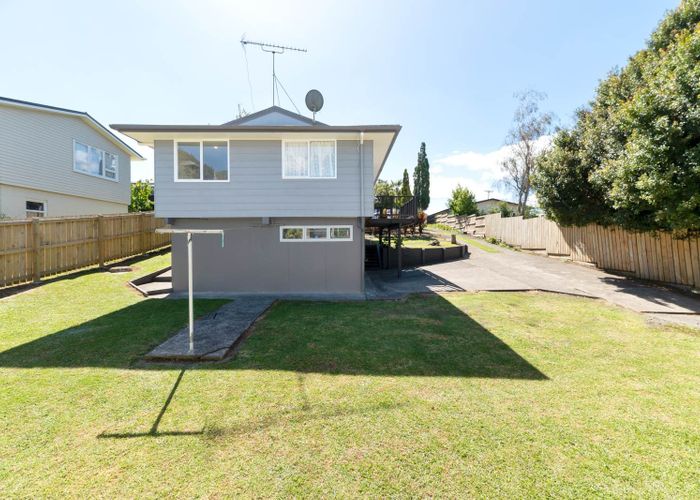  at 2/21 Lancaster Road, Beach Haven, North Shore City, Auckland